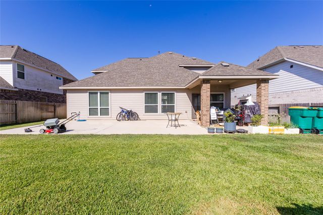 270 Little Dog Drive, Montgomery, TX 77356