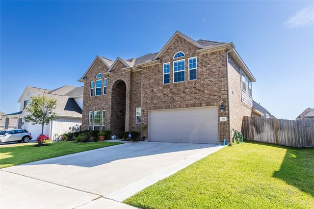270 Little Dog Drive, Montgomery, TX 77356