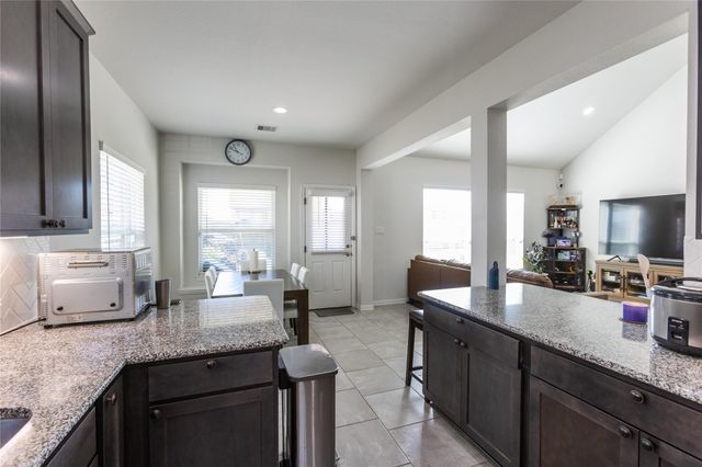 270 Little Dog Drive, Montgomery, TX 77356