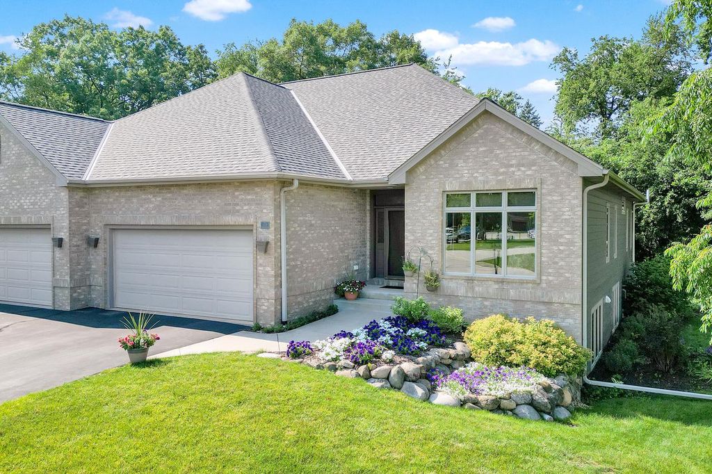 309 Benton COURT, Wales, WI 53183