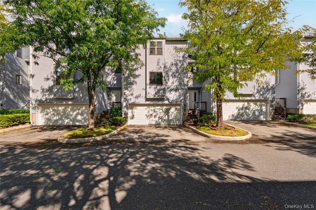 70 Chester Lane, Nanuet, NY 10954