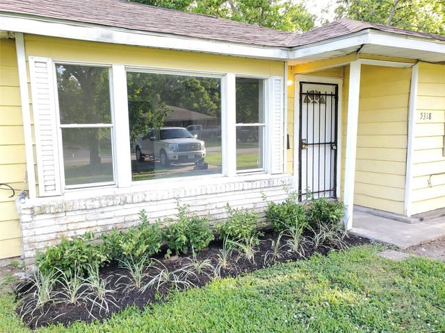 5318 Doulton Drive, Houston, TX 77033
