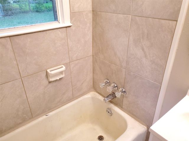 5318 Doulton Drive, Houston, TX 77033