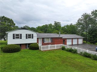 492 Smiths Ferry Rd, Ohioville, PA 15059