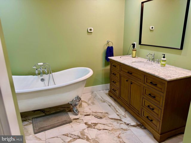 943 SACKETTSFORD RD, Warminster, PA 18974