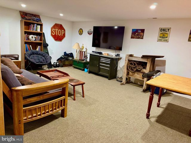 943 SACKETTSFORD RD, Warminster, PA 18974