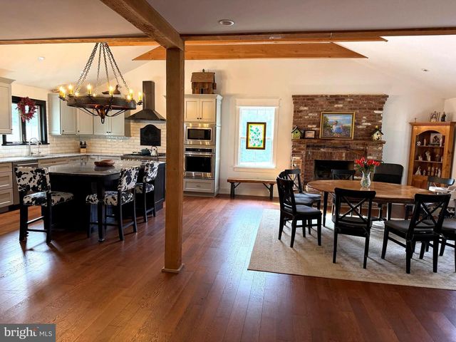 943 SACKETTSFORD RD, Warminster, PA 18974