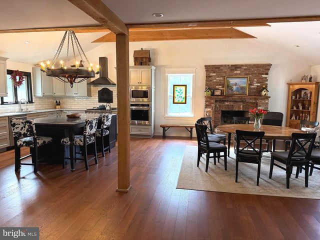 943 SACKETTSFORD RD, Warminster, PA 18974