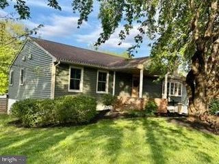 943 SACKETTSFORD RD, Warminster, PA 18974