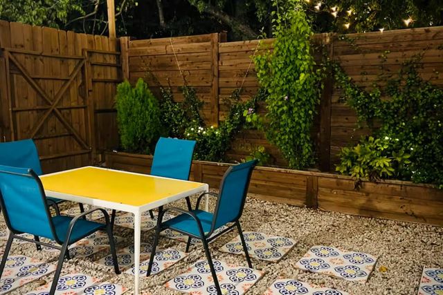 211 Lessin LN B, Austin, TX 78704