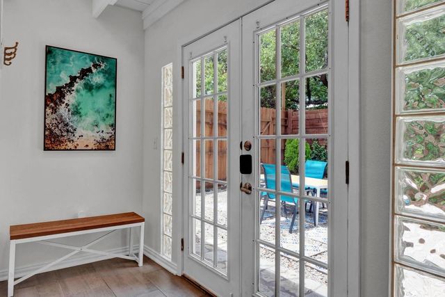 211 Lessin LN B, Austin, TX 78704