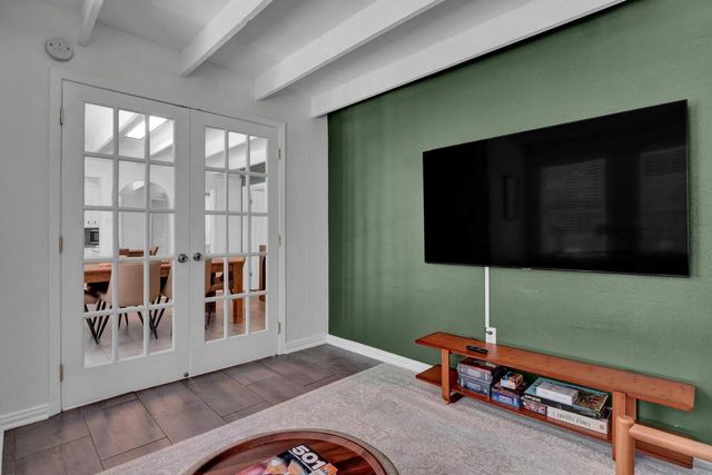 211 Lessin LN B, Austin, TX 78704