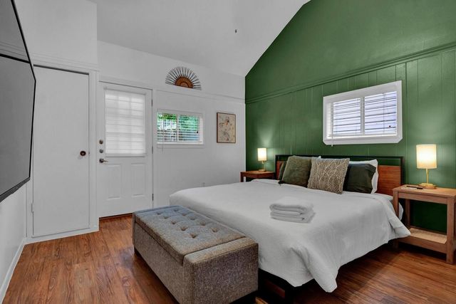 211 Lessin LN B, Austin, TX 78704