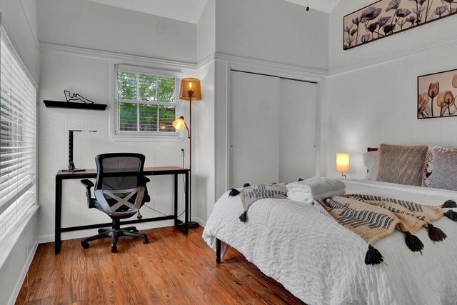 211 Lessin LN B, Austin, TX 78704