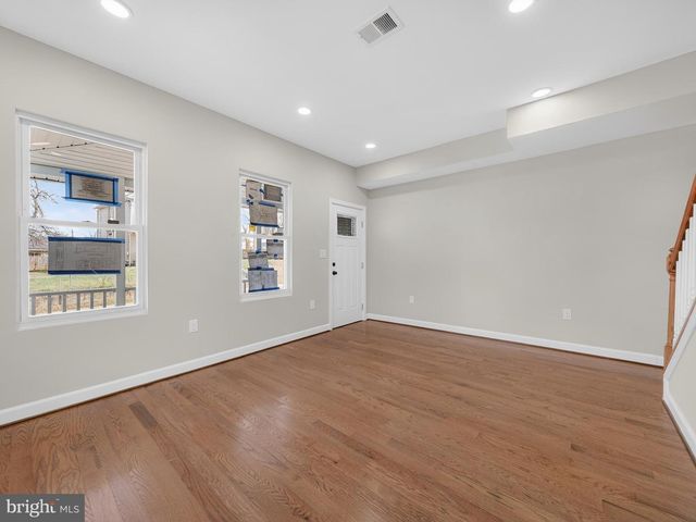 5919 ADDISON RD, Capitol Heights, MD 20743