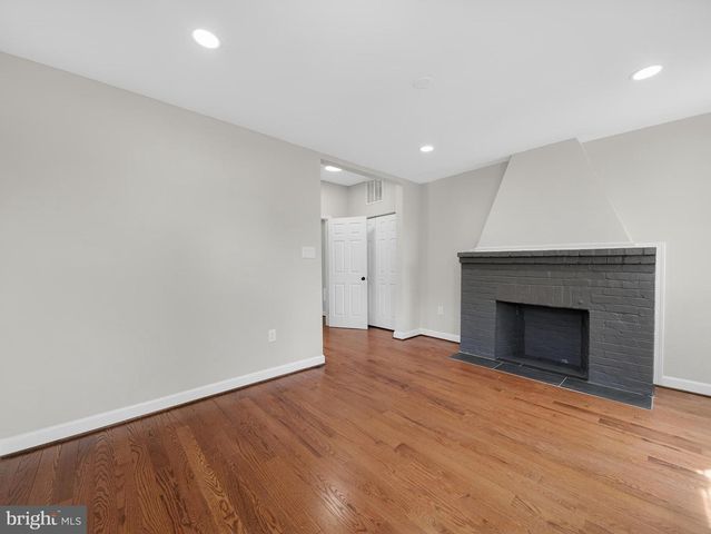 5919 ADDISON RD, Capitol Heights, MD 20743