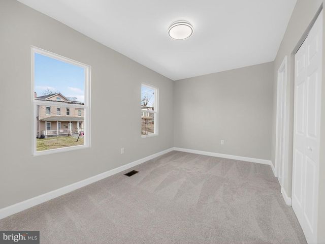 5919 ADDISON RD, Capitol Heights, MD 20743