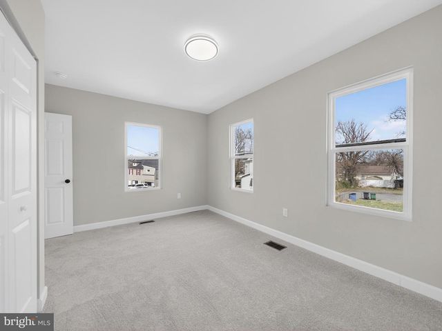 5919 ADDISON RD, Capitol Heights, MD 20743