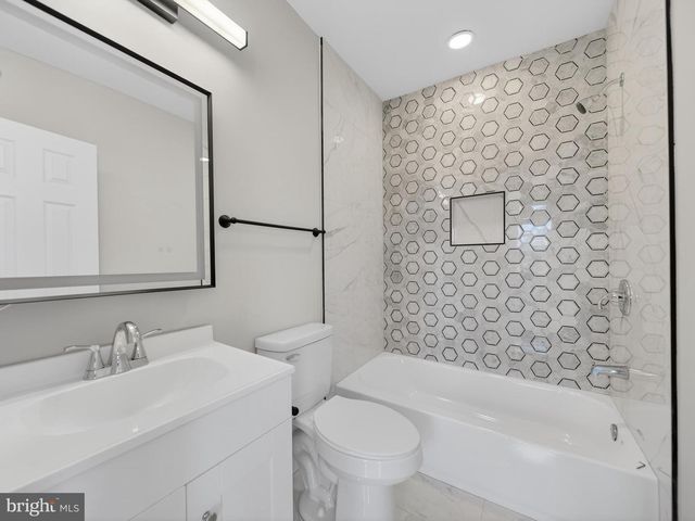 5919 ADDISON RD, Capitol Heights, MD 20743