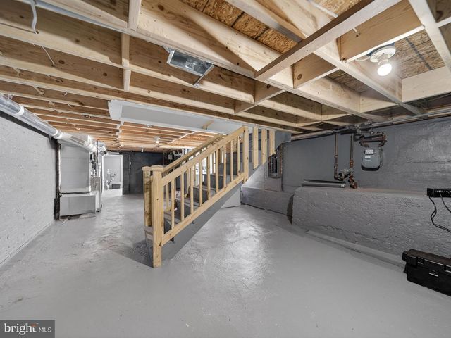 5919 ADDISON RD, Capitol Heights, MD 20743