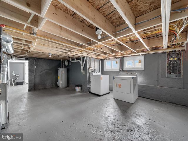 5919 ADDISON RD, Capitol Heights, MD 20743