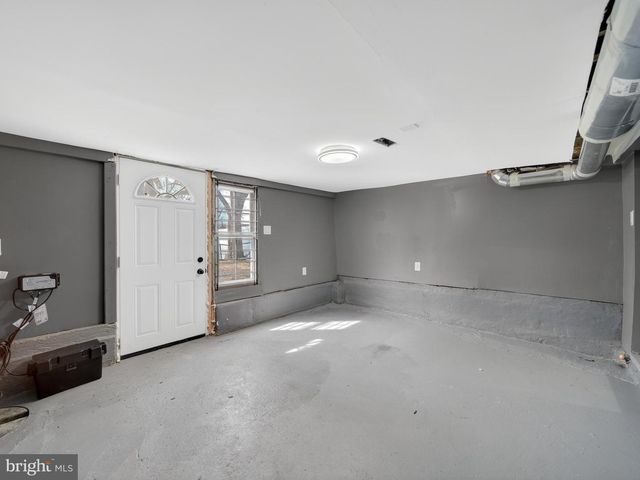 5919 ADDISON RD, Capitol Heights, MD 20743