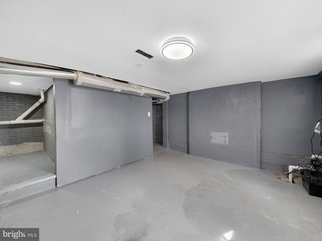 5919 ADDISON RD, Capitol Heights, MD 20743