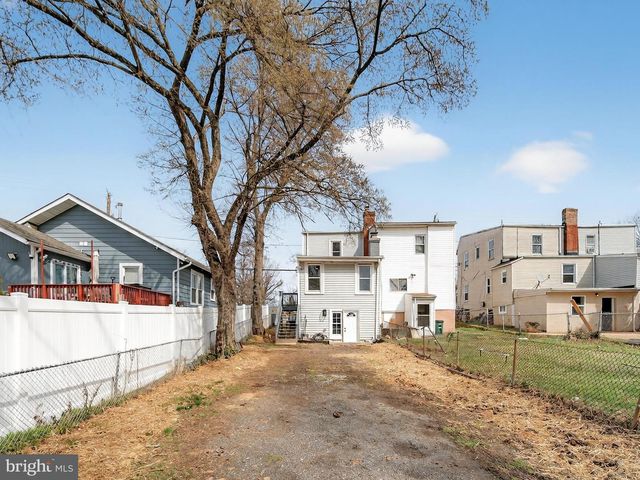 5919 ADDISON RD, Capitol Heights, MD 20743