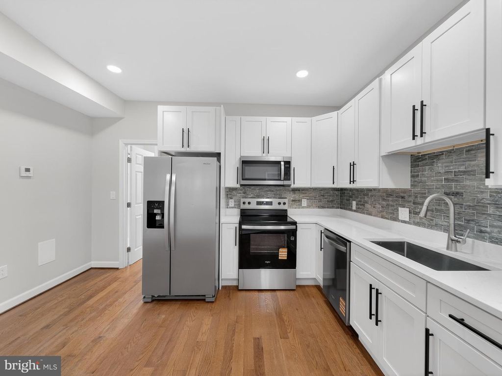 5919 ADDISON RD, Capitol Heights, MD 20743