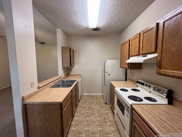 12222 stoney, San Antonio, TX 78247