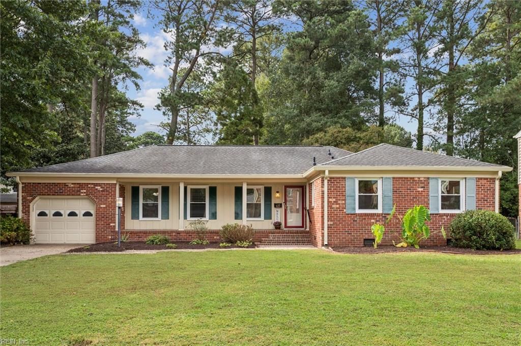 627 Brandywine DR, Newport News, VA 23602