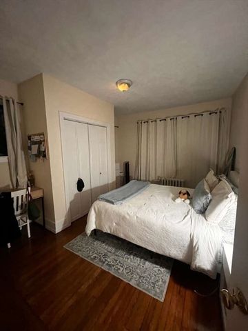 452 Park Drive 4, Boston, MA 02215