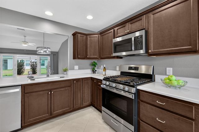 5754 SHEALY AVENUE, The Villages, FL 32163