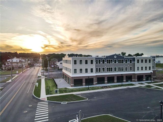 9 Steele Boulevard 204, Berlin, CT 06037