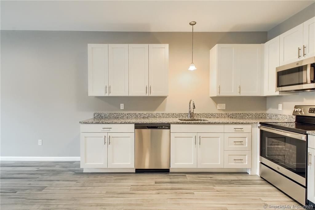 9 Steele Boulevard 204, Berlin, CT 06037