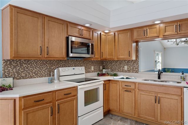1615 N Foxboro Loop, Crystal River, FL 34429