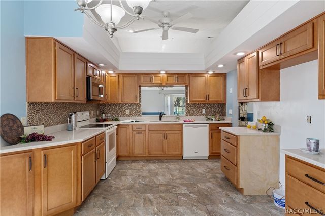 1615 N Foxboro Loop, Crystal River, FL 34429
