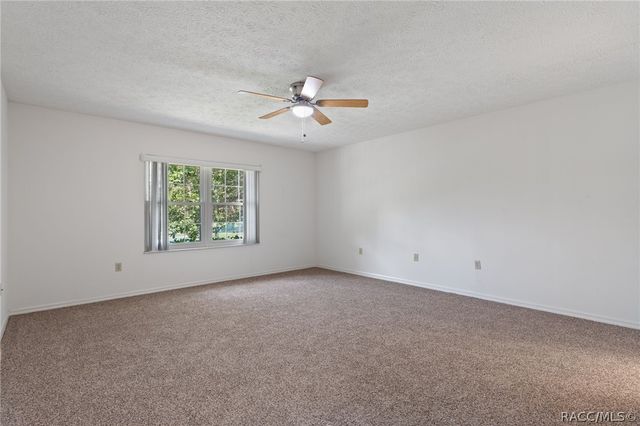 1615 N Foxboro Loop, Crystal River, FL 34429