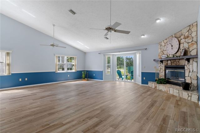 1615 N Foxboro Loop, Crystal River, FL 34429