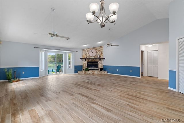 1615 N Foxboro Loop, Crystal River, FL 34429