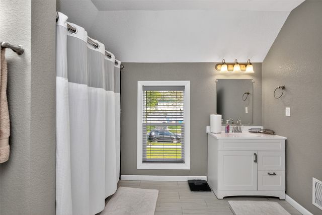 1342 Harrison Avenue, Des Moines, IA 50314