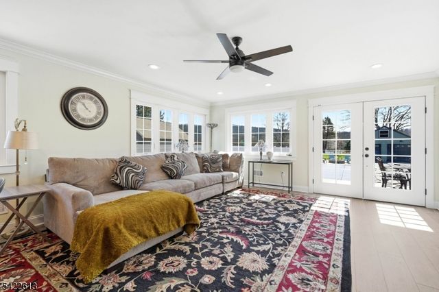 1074 Colfax Ave, Pompton Lakes Boro, NJ 07442