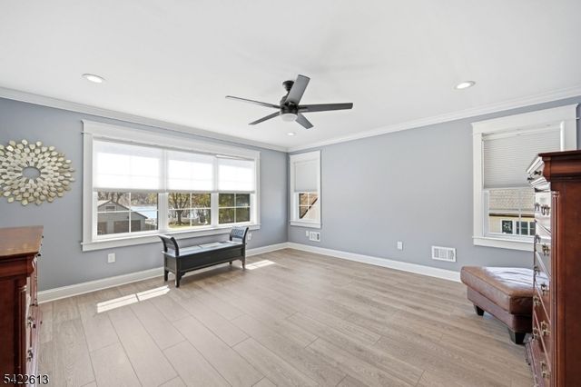 1074 Colfax Ave, Pompton Lakes Boro, NJ 07442