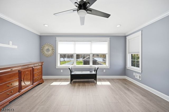 1074 Colfax Ave, Pompton Lakes Boro, NJ 07442