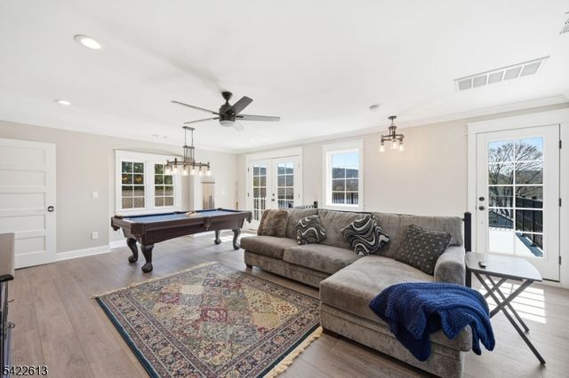 1074 Colfax Ave, Pompton Lakes Boro, NJ 07442