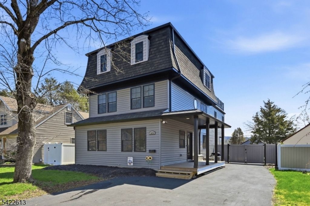 1074 Colfax Ave, Pompton Lakes Boro, NJ 07442