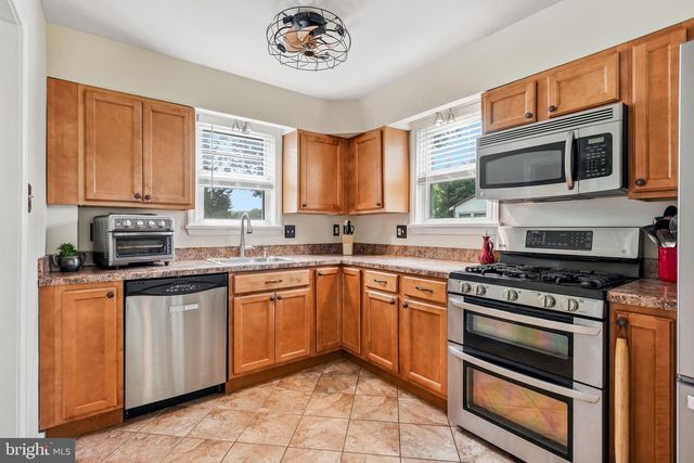 340 MADISON AVE, Moorestown, NJ 08057