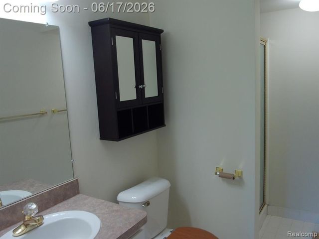 2009 Monarch Drive 3, Shelby Twp, MI 48316