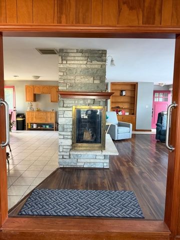 156 Eastview Ave, Somerset, MA 02726