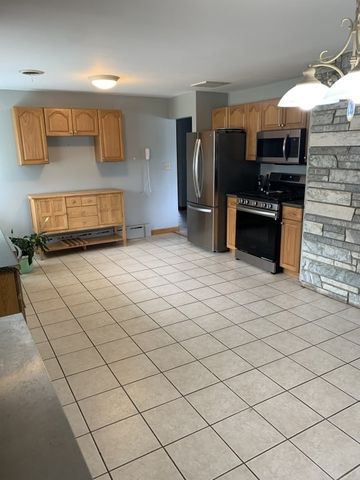 156 Eastview Ave, Somerset, MA 02726